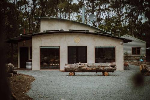 Three Little Pigs Escape - Main and Cabin - OFF GRID property