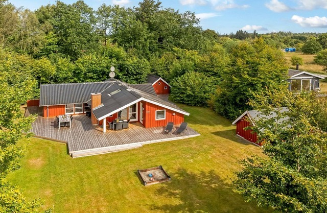 "Thurir" - 4km from the sea by Interhome