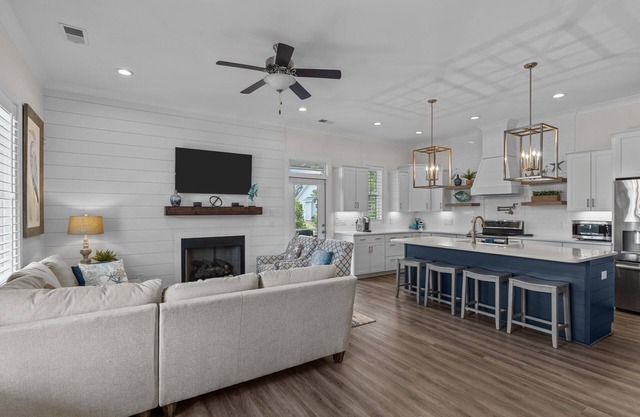 Tidal Treasure 10% of for a 7-night booking! Bring your boat! Pet friendly!