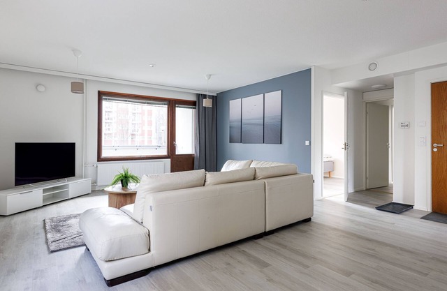 Tilava huoneisto Tampereen keskustasta.