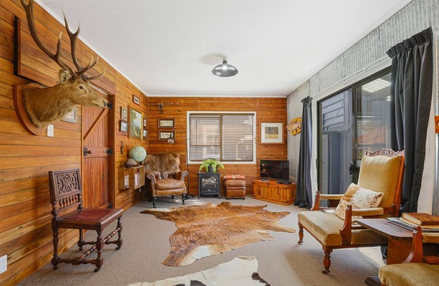 Timber Retreat - CBD