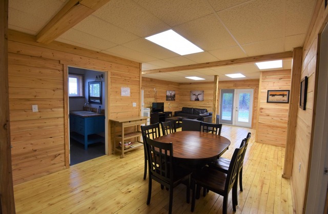 Timberland Lodges - Tamarac Lodge, lower suite