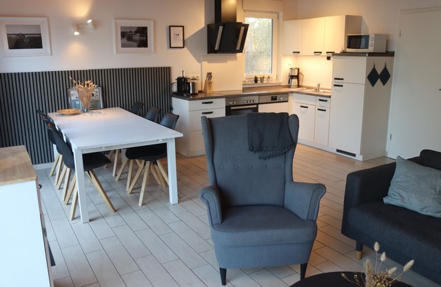 Time out by the lake - Bright vacation home with terrace - 2 min. from the lake