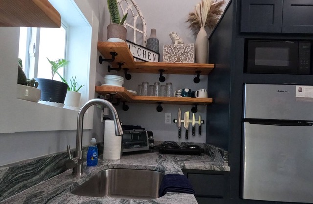 Tiny Home Minutes to Wrightsville Beach or Downtown Wilmington