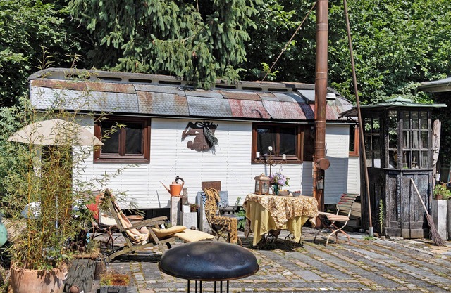 Tiny Home 'Zirkuswagen' with Private Terrace, Shared Garden and Wi-Fi