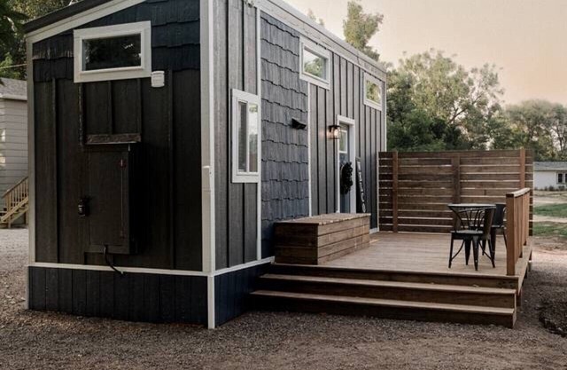 Tiny House Creekside · Peaceful Tiny House with great views and wildlife!