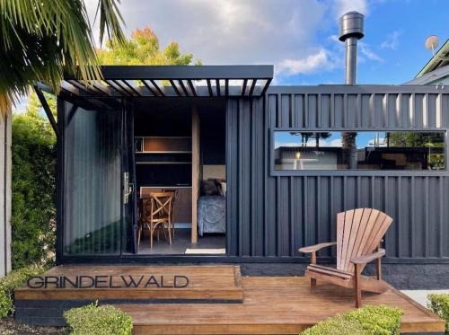 Tiny House Grindelwald | Banheira + Lareira