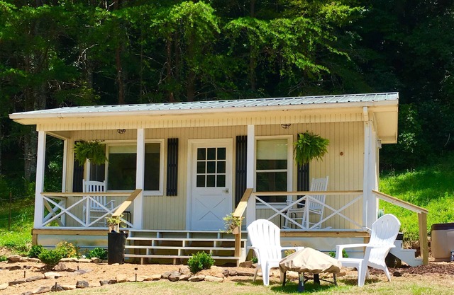 Tiny House in the Mountains- waterfall, jacuzzi and stunning farm views