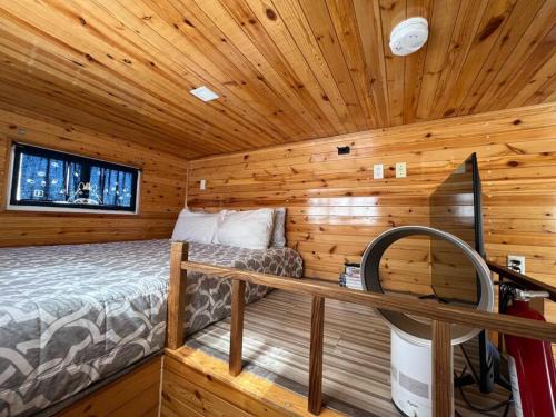 Tiny House - mountain views close to everything