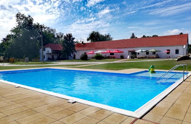 Toldi Rendezvényház Étterem és Vándor Panzió