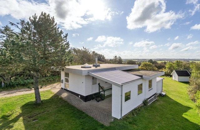 "Tomine" - 500m to the fjord by Interhome