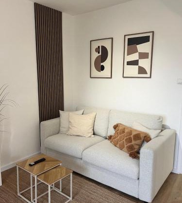 TONY - 2 Zimmer mit Küche - Zentral