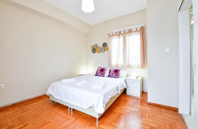 Top floor renovated studio