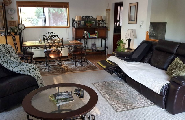 Top Floor Suite in Craftsman House with Lake Views