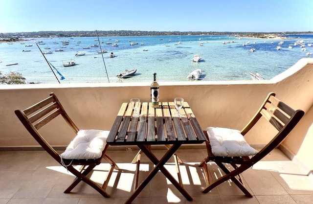 TOTALLY RENOVATED APARTMENT WITH AMAZING SEA VIEWS