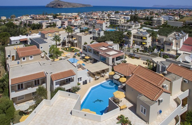 Toxo Hotel & Apartments