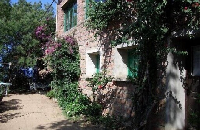 Traditional pink granite PORTO VILLA,