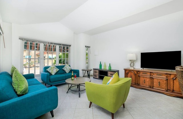 Tranquil 2BR 2BA in Gated Community/Great Location