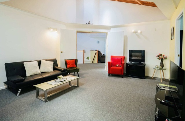 Tranquil Mountain Escape / Tamborine Mountain