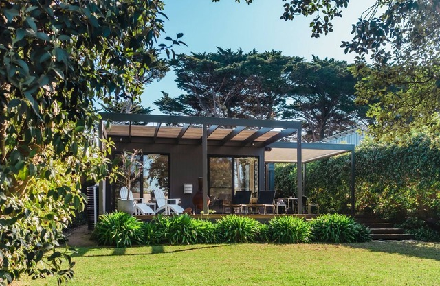 Tranquil Shores - Escape to the serene neighbourhood of The Avenue in Flinders