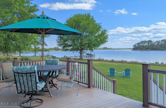 Tranquility for 2 on the Water - No Cleaning Fee!