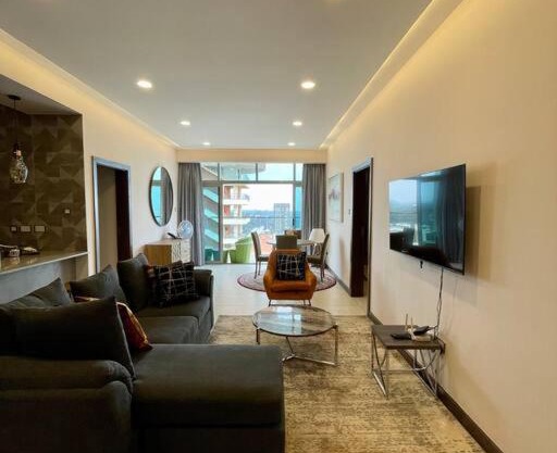 Tranquility in the Midst of Vibrance