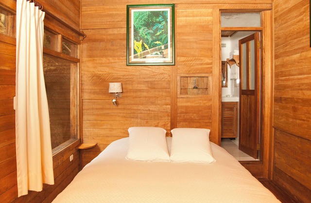tree house lodge