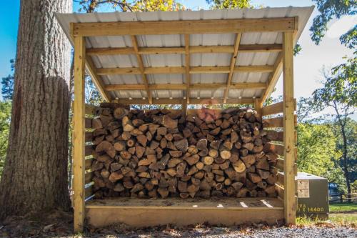 Tree Top cabin on the Shenandoah River