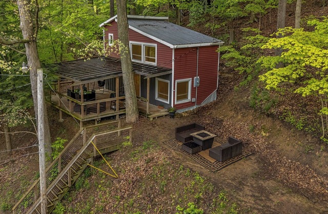 Treehouse Vibes in the heart of the Mohican Forest