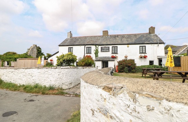 TREFECHAN - 4 PLOUGH & HARROW, pet friendly in Llantwit Major