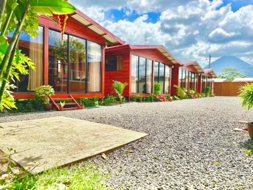 Tribu Bungalow 1 Modern and Centrally Located