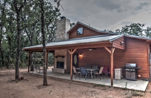 Trinity Trails: Cedar Springs Cabin on 6 private acres on Lake Aquilla