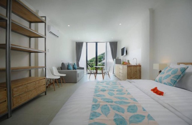 Triple 888 Suites