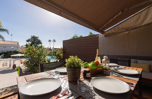 Tropical House with pool an beach walking distance