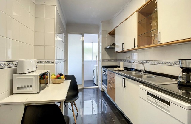 Tropical Pearl by Atlantic Holiday