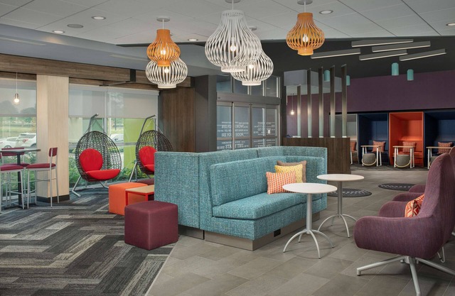 Tru by Hilton Charlotte Airport Lake Pointe