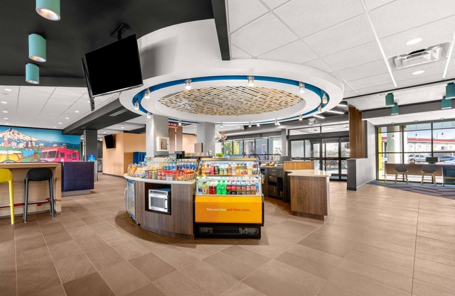 Tru by Hilton Portland Airport