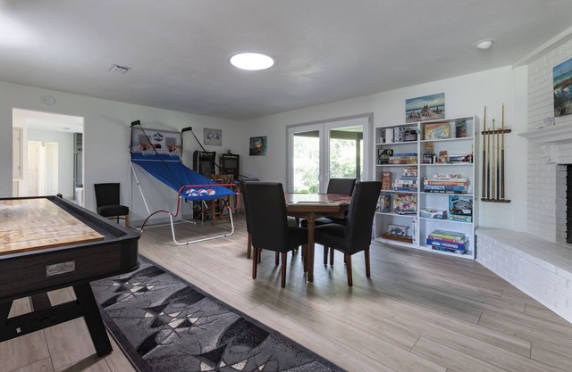 Turtle Time Retreat-Fall Stays Are The Best! Game Room, Hot Tub!