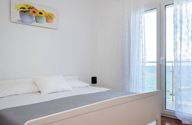 Two bedroom apartment near beach Neviđane, Pašman (A-323-a)