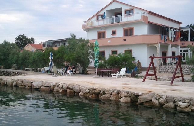 Two bedroom apartment near beach Neviđane, Pašman (A-11902-a)