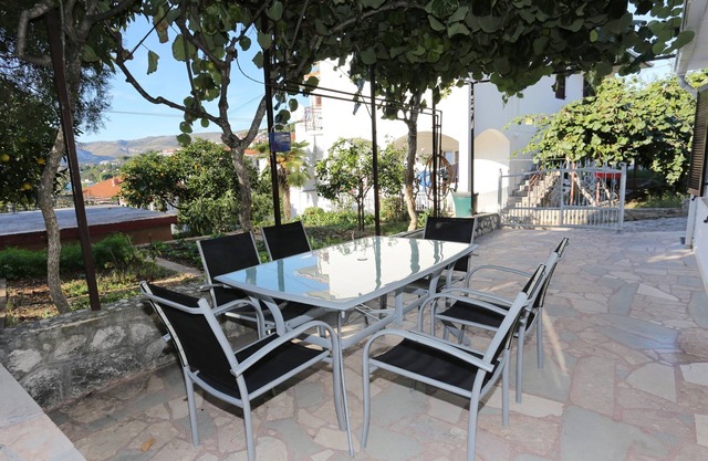 Two bedroom apartment with terrace Trogir (A-10342-a)