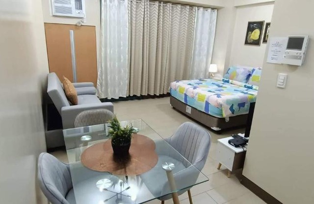 Two Palm Tree Villas close to Manila Airport - Terminal 3