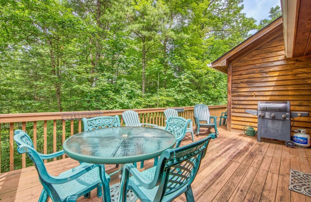 Two-part villa near the slopes with hot tub, pools, golf on-site, & fast WiFi