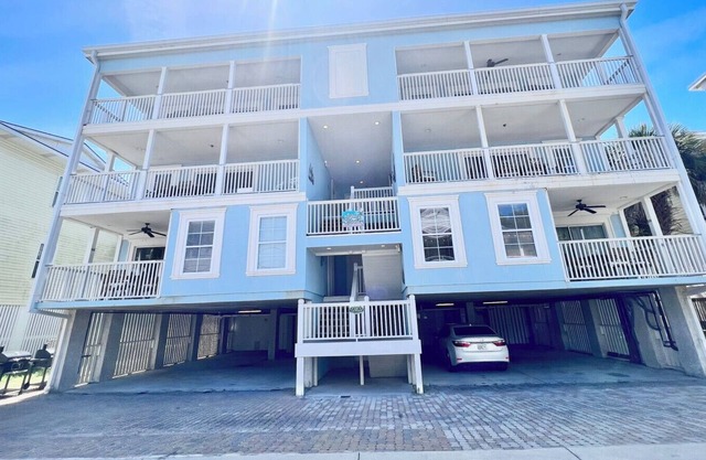 Tybee Retreat Whole Building