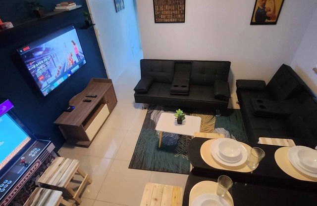 Ultimate Staycationnw/Jacuzzi and Arcade