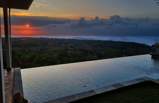Uluwatu Sunset Hills