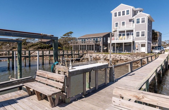 Unbeatable Views & Coastal Charm