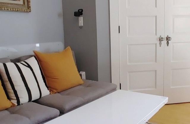 Under the Hemlocks Escape: A Cozy Getaway Retreat