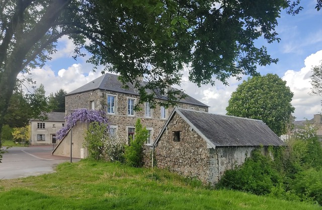 Une Ancienne École Rénovée, Amoureux de Nature et de Vielles Pierres