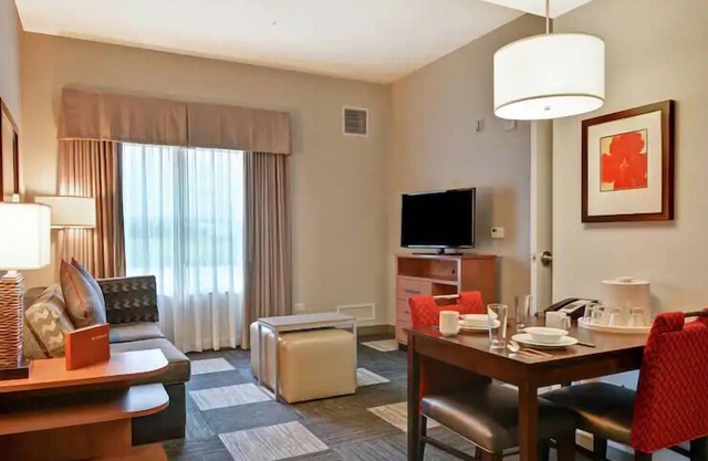 Unforgettable Resort Experiences Await:3 Units w/Free Parking,Full Kitchen,Pool